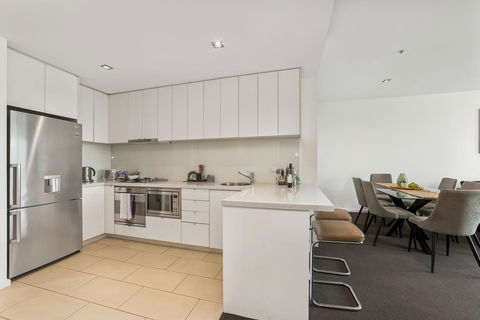 Signature Waterfront Apartments - Travel Agents 24