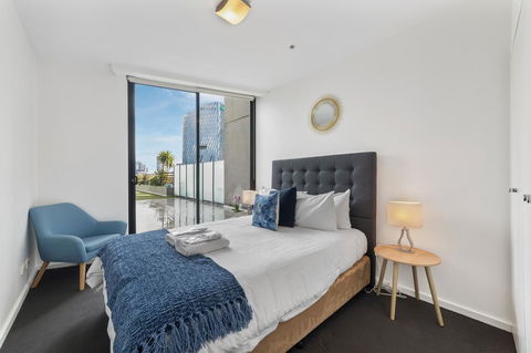 Signature Waterfront Apartments - Travel Agents 30