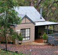 Tangenong Cottages - Travel Agents