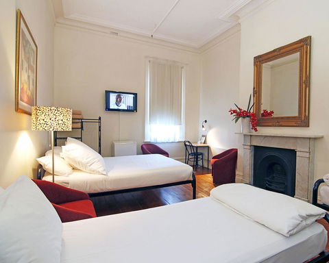 Hotel Claremont Guest House - Travel Search 10