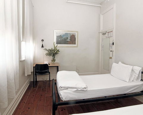 Hotel Claremont Guest House - Travel Search 11