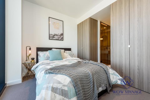 WOW Apartment On Lonsdale - Tourism Guide 14