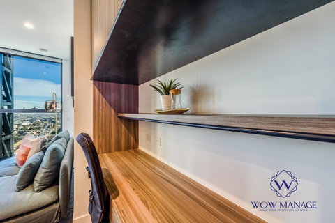 WOW Apartment On Lonsdale - Tourism Guide 15