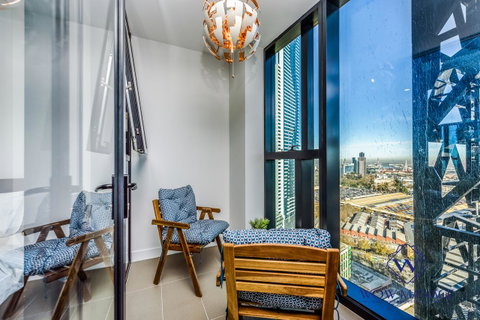 WOW Apartment On Lonsdale - Tourism Guide 2