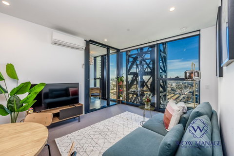 WOW Apartment On Lonsdale - Tourism Guide 1