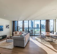 Waterfront 3 Bedroom Luxury Home Victoria Harbour - Cruises Travel