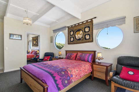Black Dolphin Beach Penthouse - Cruises Travel 12
