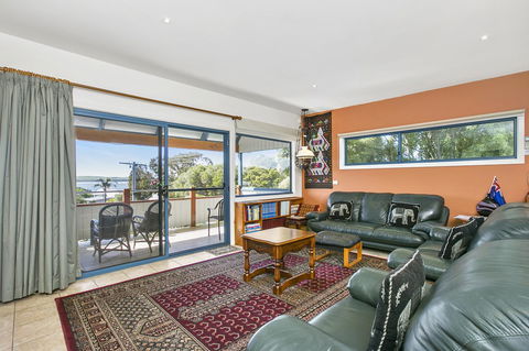 Black Dolphin Beach Penthouse - Cruises Travel 13