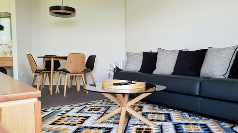 Number 9 Leisure Stay - Travel Search 3