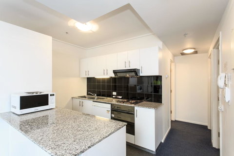 Paramount Apartments Melbourne - Tourism Guide 20