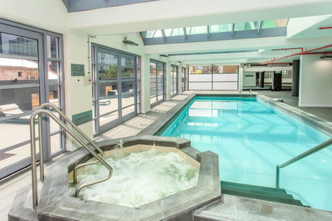 Paramount Apartments Melbourne - Tourism Guide 10