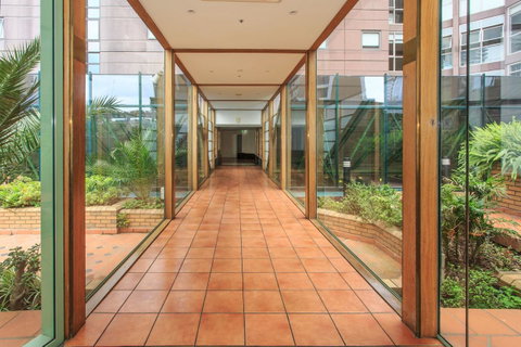 Paramount Apartments Melbourne - Tourism Guide 7