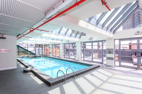 Paramount Apartments Melbourne - Tourism Guide 11