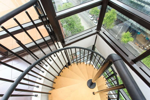 Paramount Apartments Melbourne - Tourism Guide 16