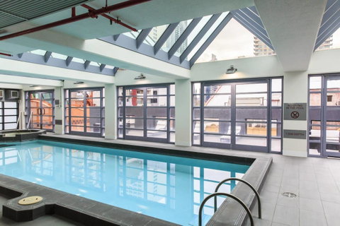 Paramount Apartments Melbourne - Tourism Guide 1