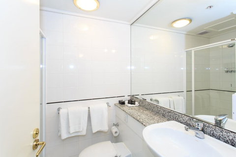 Paramount Apartments Melbourne - Tourism Guide 12