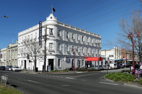 Middle Park Hotel - Tourism Guide 7