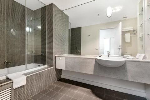 Melbourne CBD Central Apartment Hotel Official - Tourism Guide 7