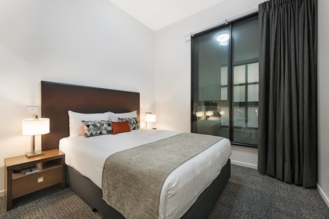 Melbourne CBD Central Apartment Hotel Official - Tourism Guide 13