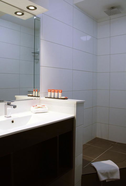 Hotel Grand Chancellor Melbourne - Tourism Guide 10