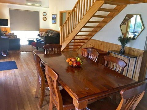 Kangurra Holiday House - Travel Agents 13