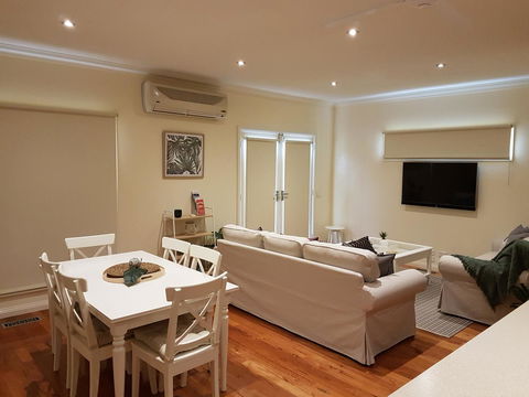 Healesville House - Fig Tree House - Tourism Guide 8