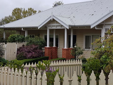 Healesville House - Fig Tree House - Tourism Guide 0