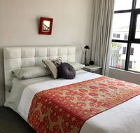 Vibe-Modern 2 Bed Apartment - Tourism Guide