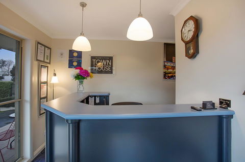 Hamilton Townhouse Motel - Travel Agents 12