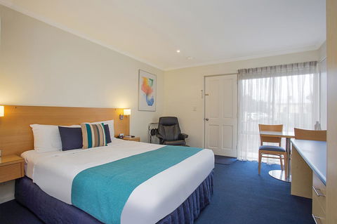 Hamilton Townhouse Motel - Travel Agents 1