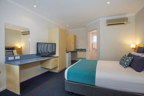 Hamilton Townhouse Motel - Travel Agents 20