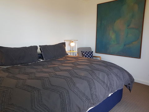 Beach Retreat Apartment Marengo - Tourism Guide 10