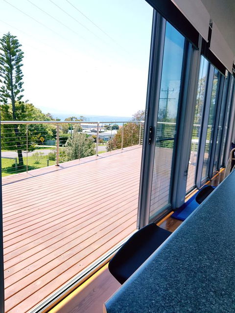 Beach Retreat Apartment Marengo - Tourism Guide 14