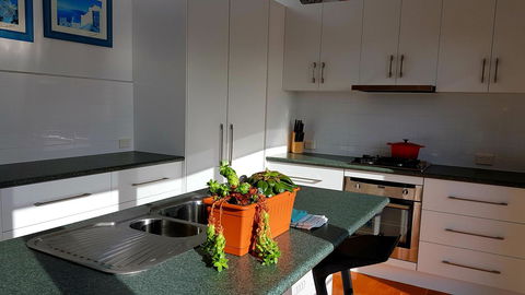 Beach Retreat Apartment Marengo - Tourism Guide 3