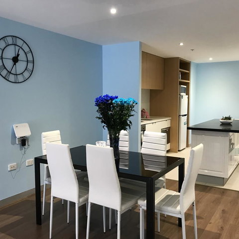 Stunning Home In Melbourne CBD - Tourism Guide 4