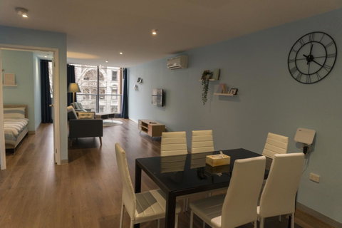 Stunning Home In Melbourne CBD - Tourism Guide 6