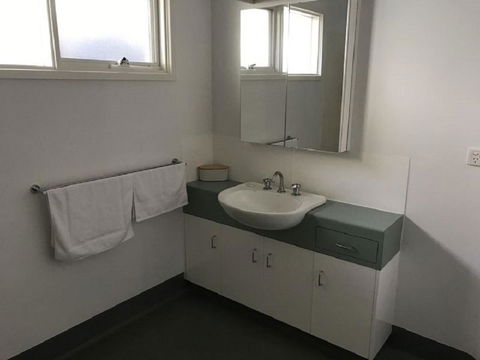 Mibnb Geelong CBD - Travel Agents 2