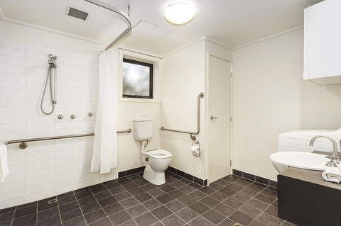 Quest Frankston - Travel Agents 11