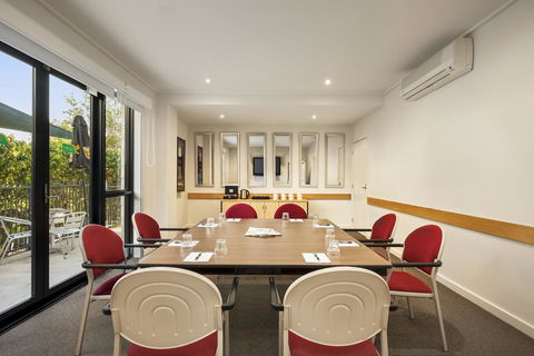 Quest Frankston - Travel Agents 13