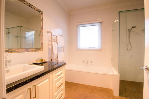 Lithgow Falls Marysville - Travel Agents 5