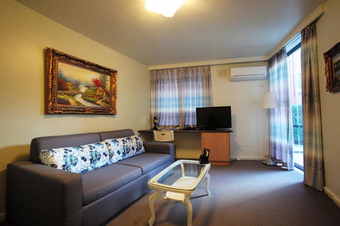 Albert Heights Serviced Apartments - Tourism Guide 11