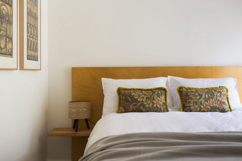 Botanica Editions - Tourism Guide 11