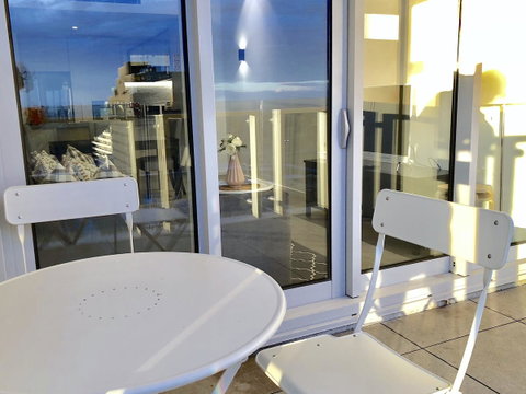 Fawkner Apartment Bay-view 4 - Tourism Guide 23