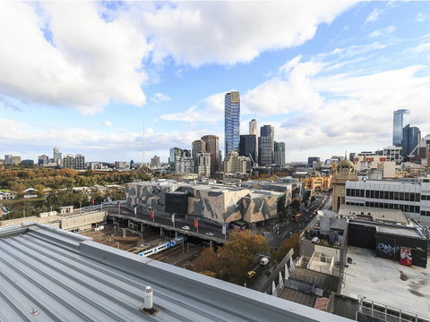 Mono Two On Flinders Street - Tourism Guide 14