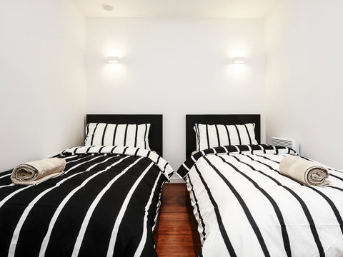 Mono Two On Flinders Street - Tourism Guide 3