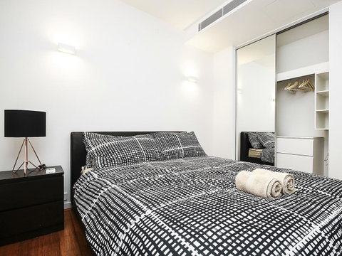 Mono Two On Flinders Street - Tourism Guide 7