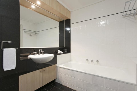Mantra On Little Bourke - Tourism Guide 28