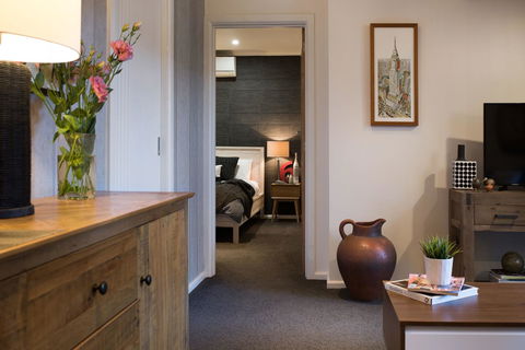 East Street Daylesford - Travel Agents 9