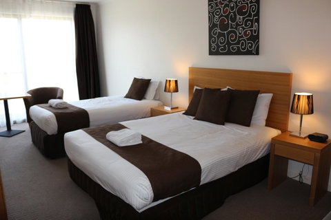 Bairnsdale International - Tourism Guide 28