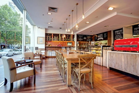Melbourne Marriott Hotel - Tourism Guide 33